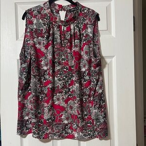 Nine West Women's Sleeveless Paisley Top w/ Key-hole neckline - Red and Black 2X